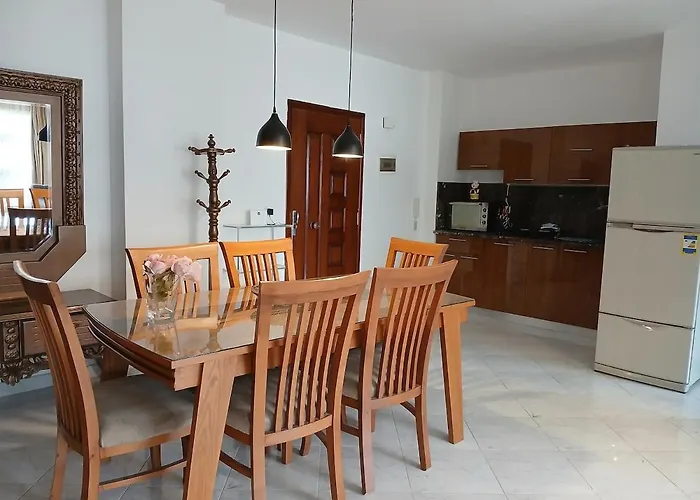 Flat 10 Minutes From The Airport Daire