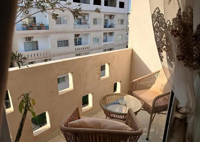 Flat 10 Minutes From The Airport Daire